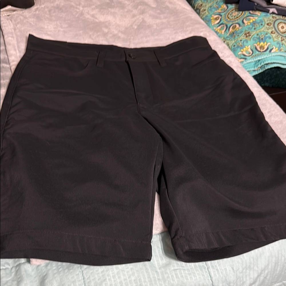 Under Armour Black Flat Front Shorts Casual Comfort